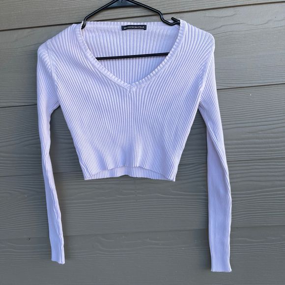 Brandy Melville Sweaters - Brandy Melville cropped ribbed pink sweater
